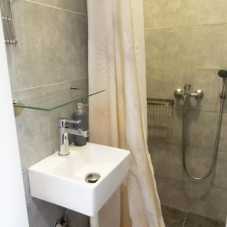 Center Iii By Casa D'oro