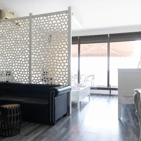 Center Iii By Casa D'oro Apartment
