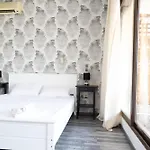 Center Iii By Goldenland Thessalonique